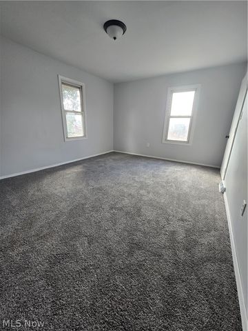 14 N Lorain Avenue N, Girard, OH 44420