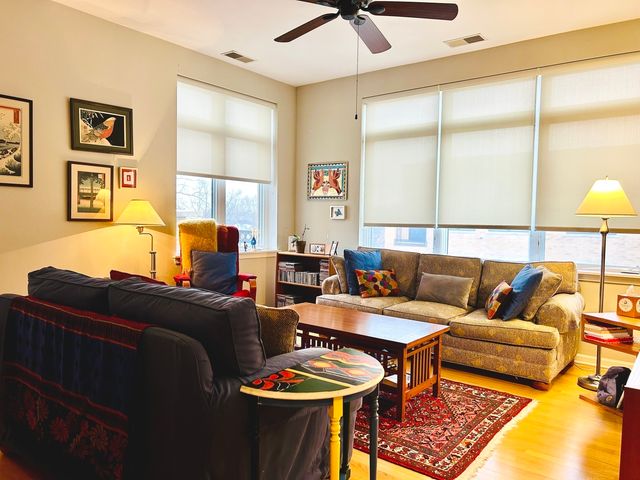 106 S Ridgeland Avenue 412, Oak Park, IL 60302