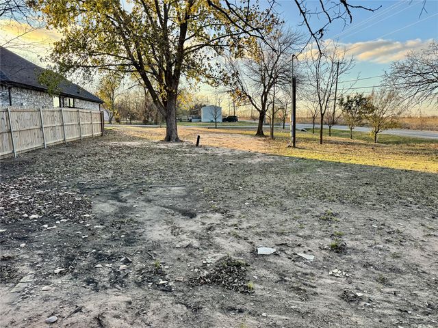 511 Beavers Drive, Southmayd, TX 75092