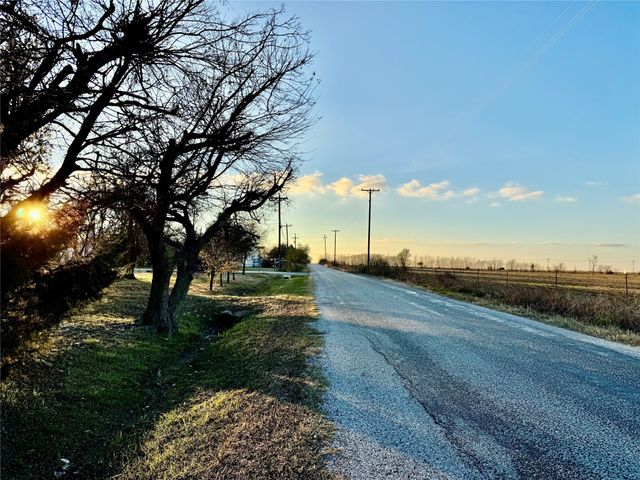 511 Beavers Drive, Southmayd, TX 75092