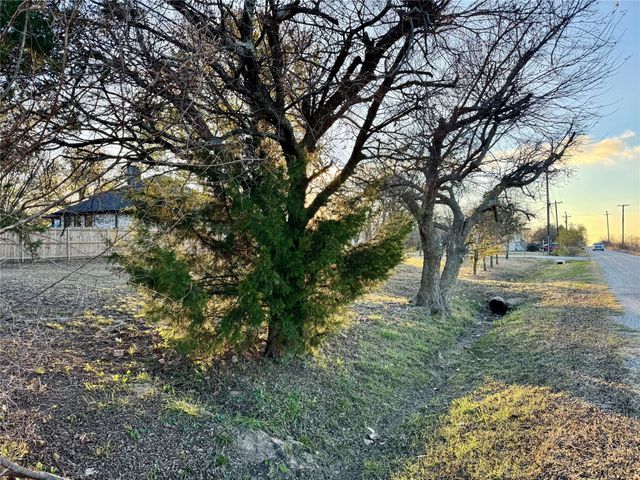 511 Beavers Drive, Southmayd, TX 75092