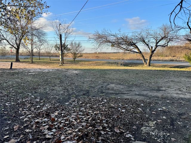 511 Beavers Drive, Southmayd, TX 75092