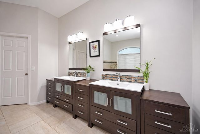 9570 Old Village Drive, Deerfield Twp., OH 45140