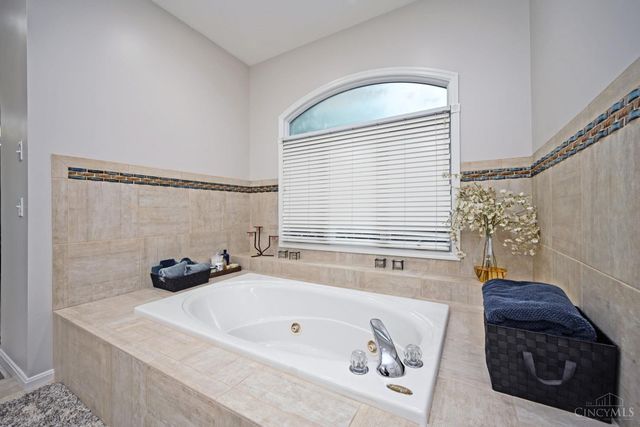 9570 Old Village Drive, Deerfield Twp., OH 45140