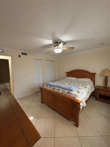 11605 3RD STREET E 306, Treasure Island, FL 33706