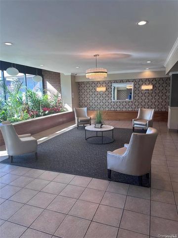 20 Wendell Street 19E, Hempstead, NY 11550