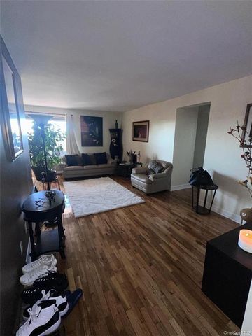 20 Wendell Street 19E, Hempstead, NY 11550