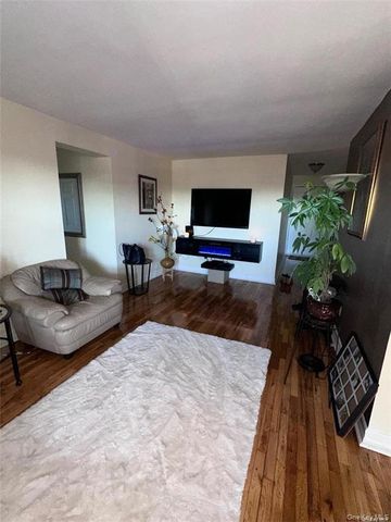 20 Wendell Street 19E, Hempstead, NY 11550