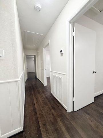 523 Wisteria Street, Lake Jackson, TX 77566