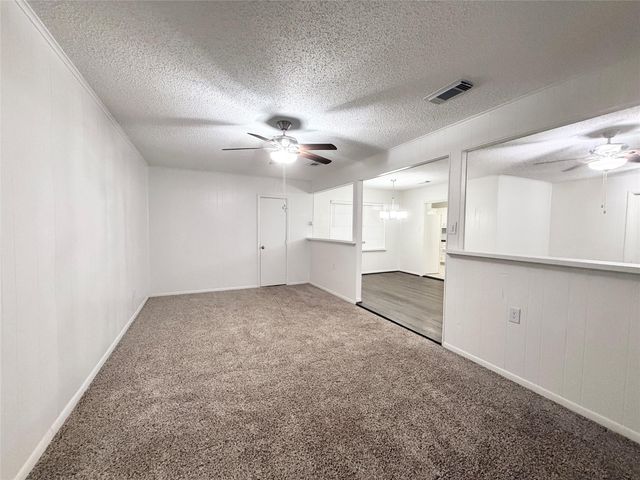 523 Wisteria Street, Lake Jackson, TX 77566