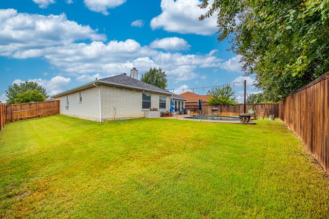 500 Dustin Street, Saginaw, TX 76179