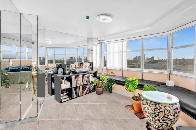 1881 Washington Ave 16H, Miami Beach, FL 33139