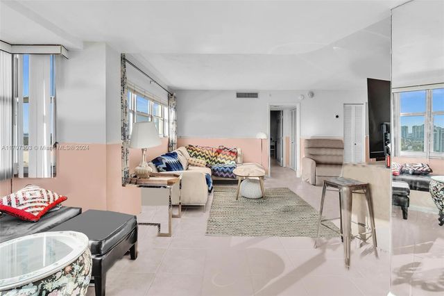 1881 Washington Ave 16H, Miami Beach, FL 33139