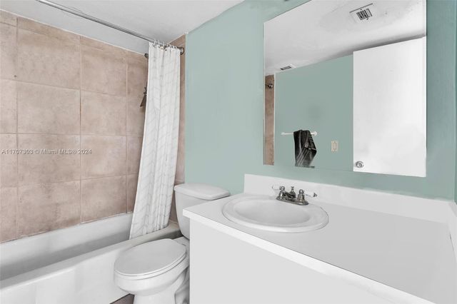 1881 Washington Ave 16H, Miami Beach, FL 33139