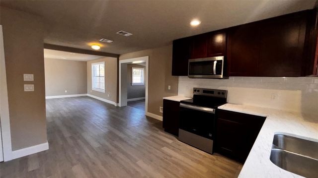 3930 Hartel Street, Beaumont, TX 77705