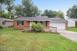 12161 Della Drive, Brighton, MI 48114