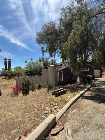 2390 Prenda Avenue, Riverside, CA 92504