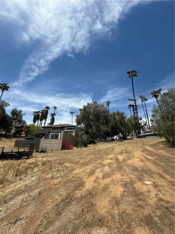 2390 Prenda Avenue, Riverside, CA 92504