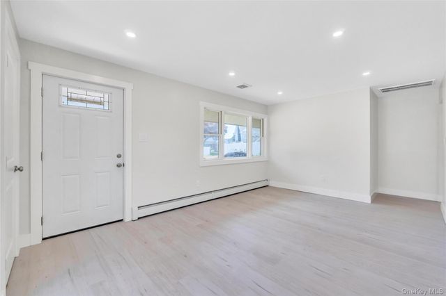 23 Kevin Lane, Bethpage, NY 11714
