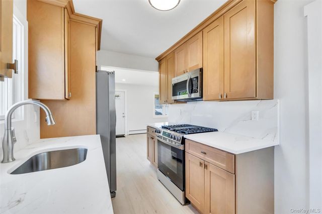 23 Kevin Lane, Bethpage, NY 11714