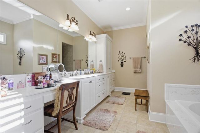 3728 Yorkshire Drive, Lake Charles, LA 70605