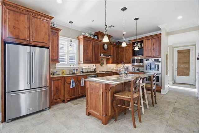 3728 Yorkshire Drive, Lake Charles, LA 70605