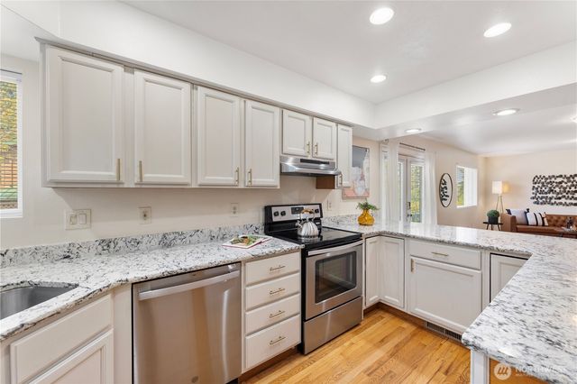 10122 SE 268th Street, Kent, WA 98030
