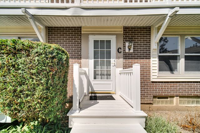 317 Lincoln Court C, Bloomingdale, IL 60108