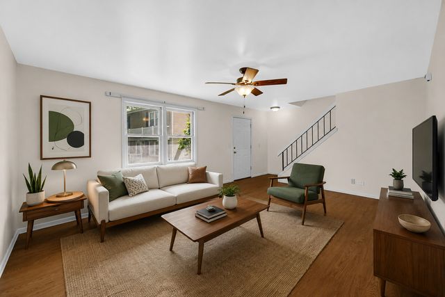 317 Lincoln Court C, Bloomingdale, IL 60108