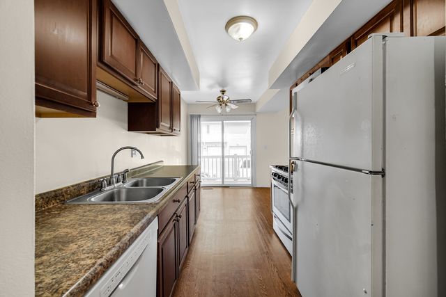 317 Lincoln Court C, Bloomingdale, IL 60108