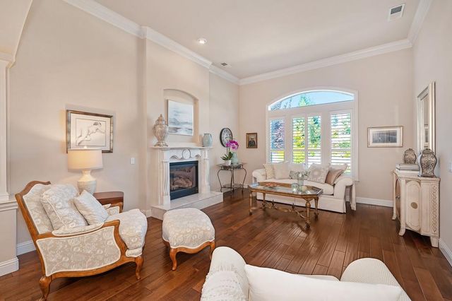 8834 Tahan Ln, Fair Oaks, CA 95628