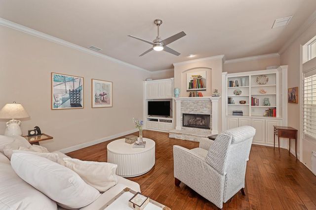 8834 Tahan Ln, Fair Oaks, CA 95628