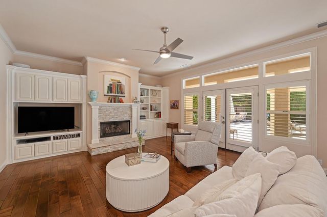 8834 Tahan Ln, Fair Oaks, CA 95628