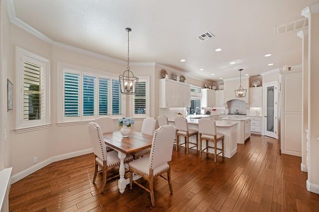 8834 Tahan Ln, Fair Oaks, CA 95628