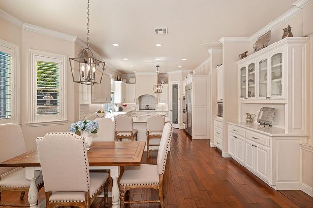 8834 Tahan Ln, Fair Oaks, CA 95628