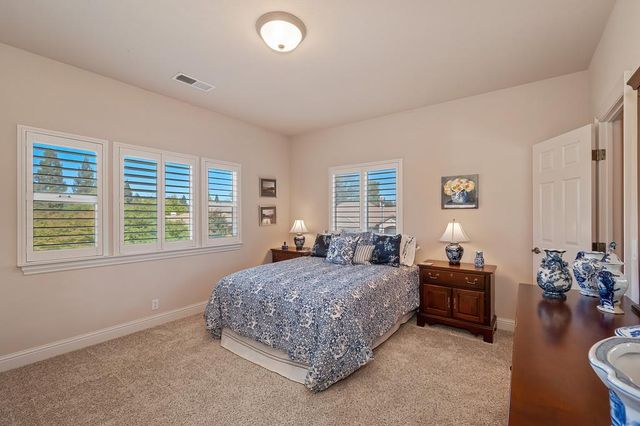 8834 Tahan Ln, Fair Oaks, CA 95628