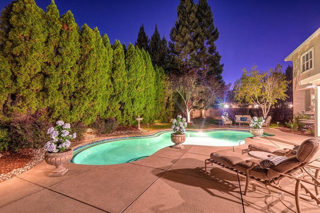 8834 Tahan Ln, Fair Oaks, CA 95628