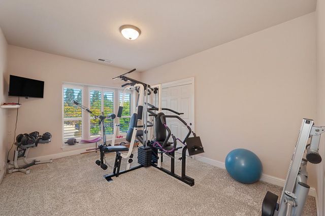 8834 Tahan Ln, Fair Oaks, CA 95628
