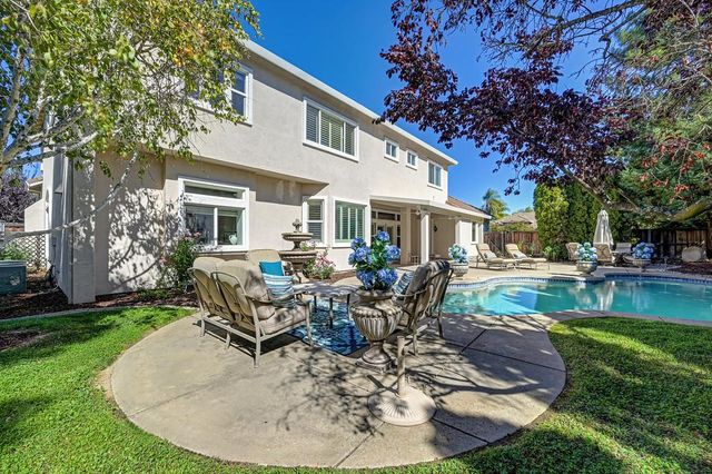 8834 Tahan Ln, Fair Oaks, CA 95628
