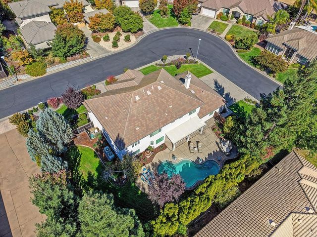 8834 Tahan Ln, Fair Oaks, CA 95628