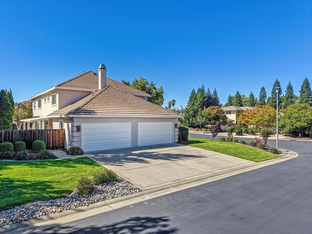 8834 Tahan Ln, Fair Oaks, CA 95628