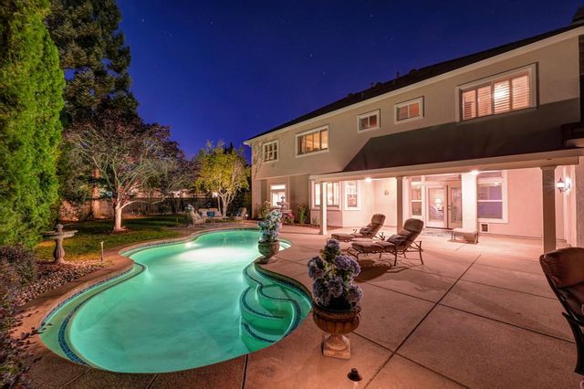 8834 Tahan Ln, Fair Oaks, CA 95628
