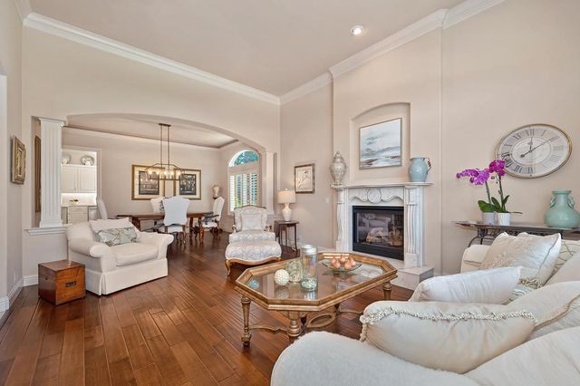 8834 Tahan Ln, Fair Oaks, CA 95628