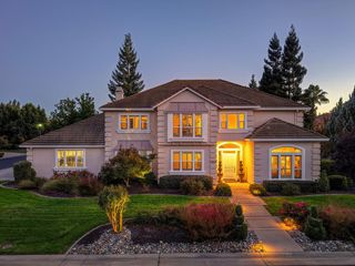 8834 Tahan Ln, Fair Oaks, CA 95628