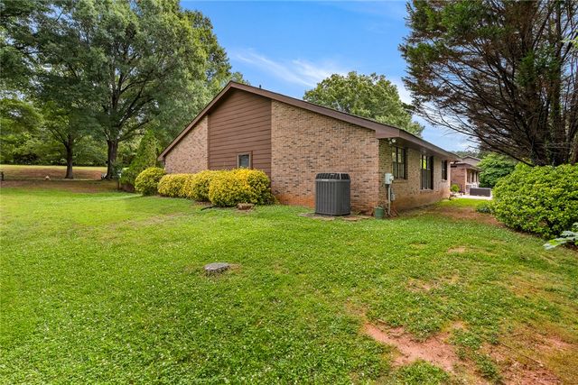 120 Downs Boulevard, Clemson, SC 29631
