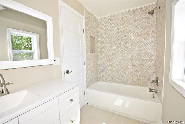 7600 Main Road, East Marion, NY 11939