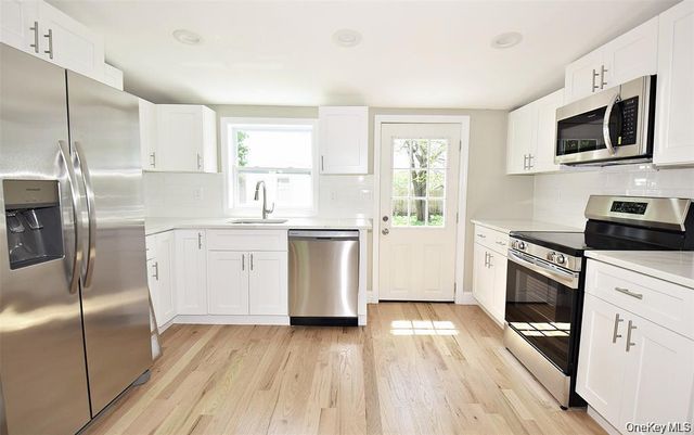 7600 Main Road, East Marion, NY 11939