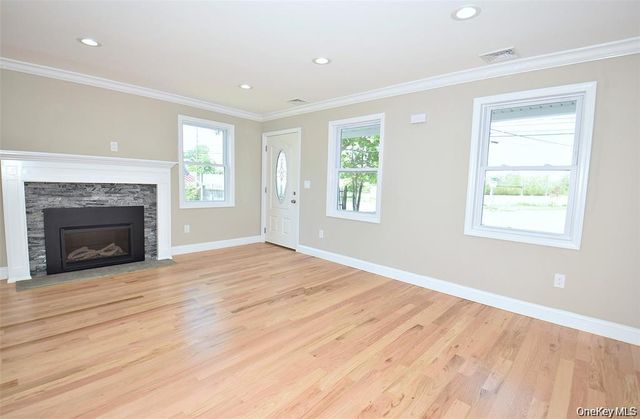 7600 Main Road, East Marion, NY 11939