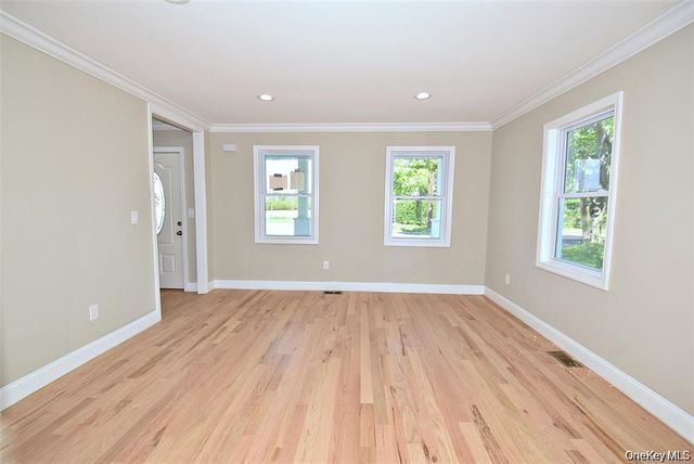 7600 Main Road, East Marion, NY 11939