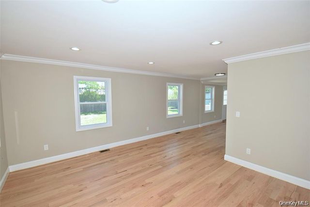 7600 Main Road, East Marion, NY 11939